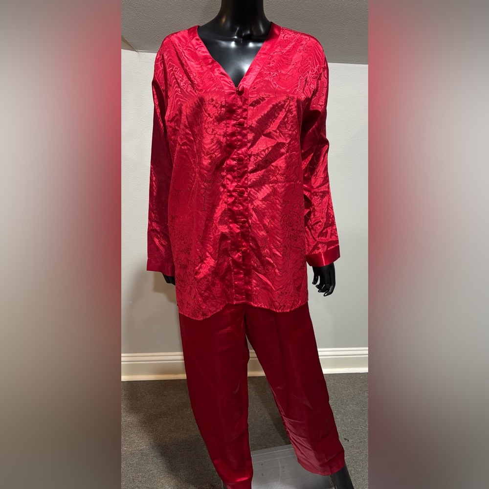 Private Luxuries red satin pajama set pants top size L Large sleepwear